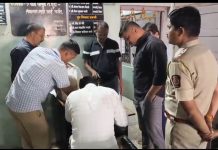 सावदा दुध संस्थेत विदेशी दारू साठा; पोलिसांची छापा कारवाई