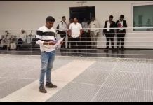 पत्रकारावर हल्ल्याच्या निषेधार्थ जिल्हाधिकारी कार्यालयात जाळीत उडी ; राम पाचकाळे यांचे अनोखे आंदोलन