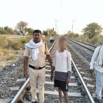 डायल-112 के जवानों की जांबाजी: 3 किलोमीटर दौड़कर रेलवे ट्रैक पर सुसाइड करने जा रहे किशोर को बचाया