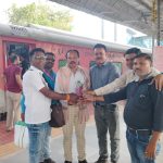 बुरहानपुर । रेलवे स्टेशन पर राष्ट्रीय अध्यक्ष का पत्रकारों ने किया स्वागत