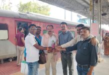 बुरहानपुर । रेलवे स्टेशन पर राष्ट्रीय अध्यक्ष का पत्रकारों ने किया स्वागत