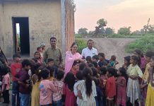 राष्ट्रीय उपाध्यक्ष रमाकांत मोरे ने आदिवासी फलिया में जाकर मनाया अपना जन्मदिन