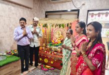 वस्त्रोद्योग मंत्री संजय सावकारे यांच्या निवासस्थानी पर्यावरणपूरक आरासीत बाप्पाची स्थापना!